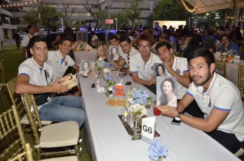 “มาดามแป้ง-นวลพรรณ ล่ำซำ”เปิดตัว พ็อกเกตบุ๊ก อัตชีวประวัติ เล่มแรกในชีวิต!! เผยเส้นทางชีวิต...ไม่ได้โรยด้วยกลีบกุหลาบ