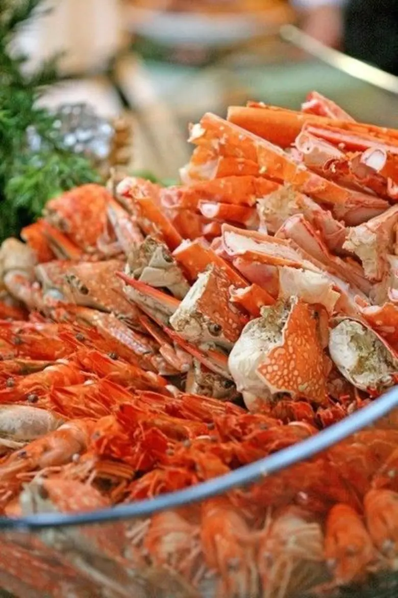 โรงแรมเชอราตัน แกรนด์ สุขุมวิท, เอ ลักซ์ช...