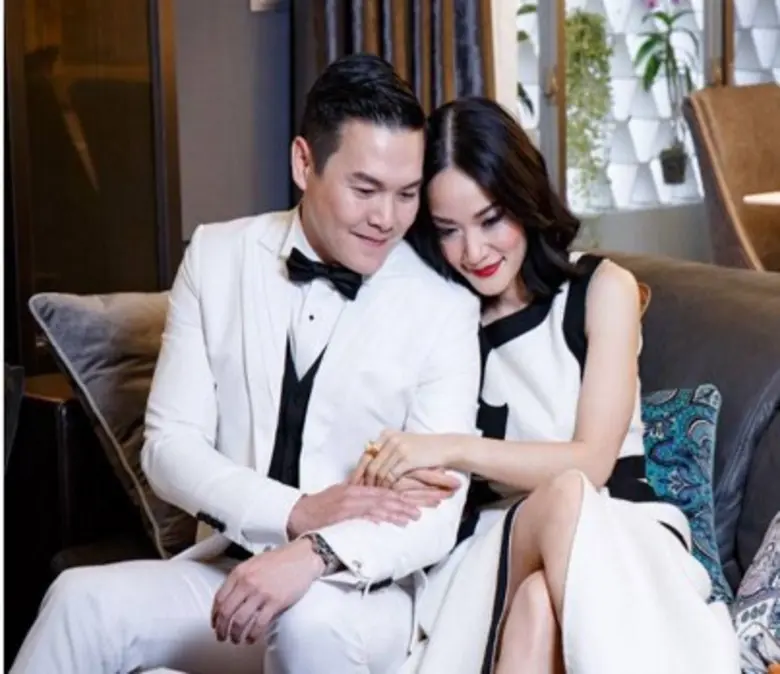 เซเลบคู่สวีท สาวโสด หนุ่มโสด ชวนมาสัมผัสค...