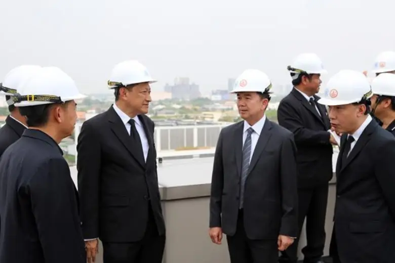 ธพส. เดินหน้าโครงการส่งเสริมพลังงานทดแทนฯ ในพื้นที่ศูนย์ราชการฯ วางใจ กฟน. ติดตั้งโซลาร์เซลล์และเปลี่ยนหลอดแอลอีดี ช่วยประหยัดไฟเทียบเท่าป่า 10 ไร่