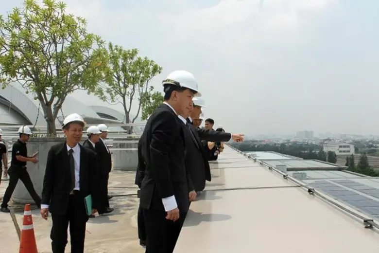 ธพส. เดินหน้าโครงการส่งเสริมพลังงานทดแทนฯ ในพื้นที่ศูนย์ราชการฯ วางใจ กฟน. ติดตั้งโซลาร์เซลล์และเปลี่ยนหลอดแอลอีดี ช่วยประหยัดไฟเทียบเท่าป่า 10 ไร่