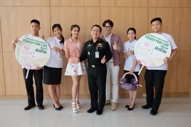 เรียกว่าเป็นศิลปินที่เดินหน้าทำความดีเรื่...