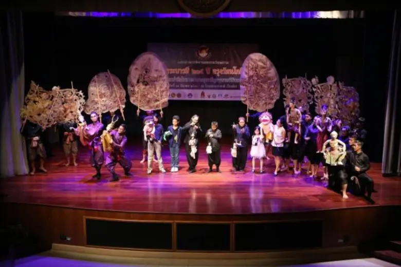 วธ.จัดงานมหกรรมวัฒนธรรม “ใต้ร่มพระบารมี 235 ปี กรุงรัตนโกสินทร์” น้อมรำลึกในพระมหากรุณาธิคุณตราบนิรันดร์ 1 - 30 เม.ย.นี้ จัดพิธีบวงสรวงบูรพกษัตริย์ – นิทรรศการฯ - จิตรกรรมฝีพระหัตถ์ในรัชกาลที่ 9