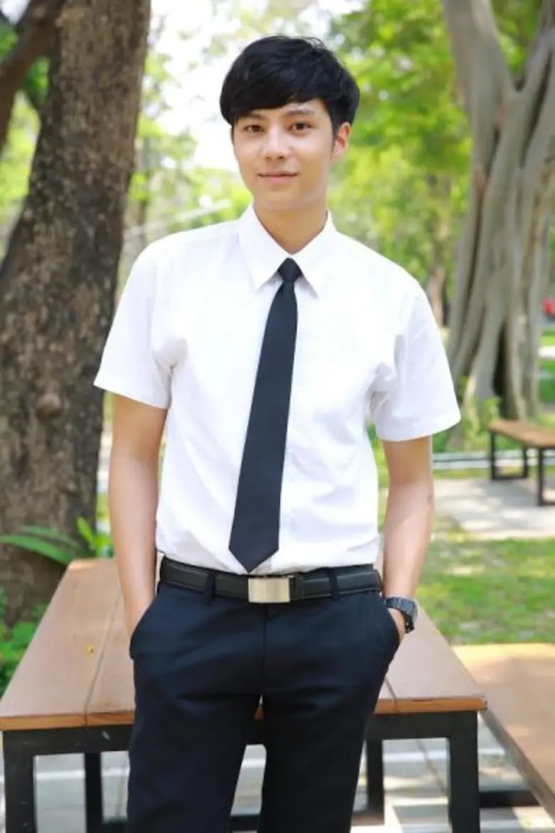 ฉีกลุคส์มารับบทพระเอ๊ก พระเอก สุดหล่อ แสน...