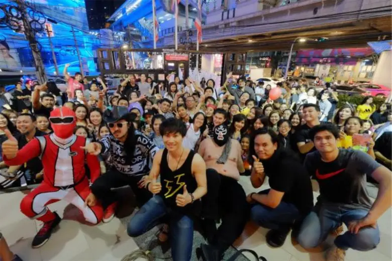 เมื่อเร็ว ๆ นี้ ศูนย์การค้าเกตเวย์ เอกมัย สร้างความ...