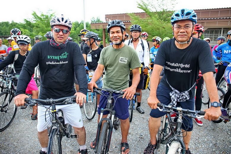 ผ่านพ้นไปด้วยความรู้สึกภาคภูมิใจของเหล่าน...