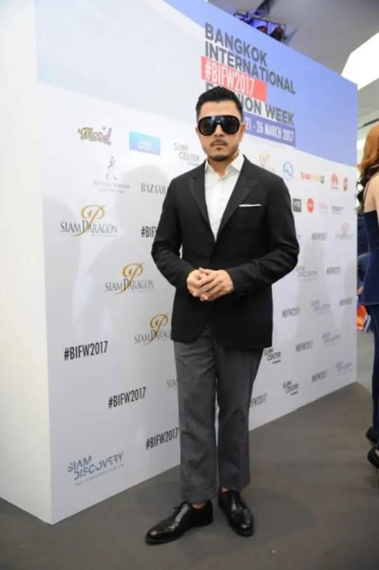 ทับดาราตัวแม่แห่งวงการ แอน ทองประสม, แอฟ ทักษอร, แมท ภีรนีย์ และ น้ำตาล ชลิตา แห่ชมแฟชั่นโชว์สุดสง่าของ Asava คอลเลกชั่น 'The Realist’ คอลเลกชั่นที่จะเผยตัวตนที่บริสุทธิ์ งดงาม อันเป็นแก่นแท้ของหญิงสาว