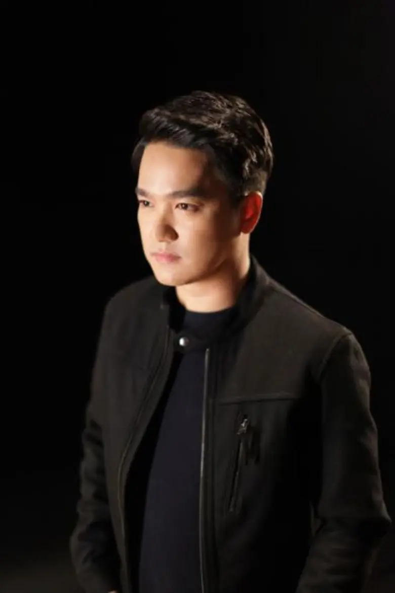 เป็นศิลปินหนุ่มที่มีน้ำเสียงเป็นเอกลักษณ์...