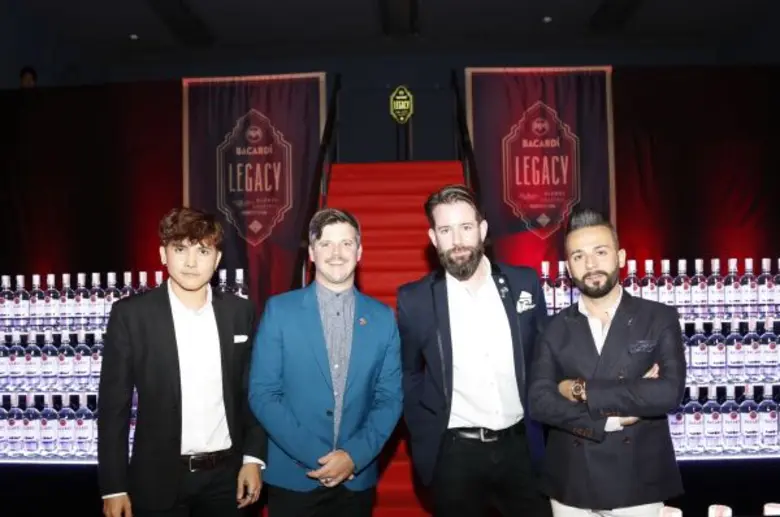 บาร์เทนเดอร์จากร้านบรอนซ์ ลิควิด พาร์เลอร์ คว้าแชมป์ บาคาร์ดี เลกาซี่ ค็อกเทล คอมเพททิชั่น 2017 ไทยแลนด์ แกรนด์ ไฟนอล เป็นตัวแทนประเทศไทย