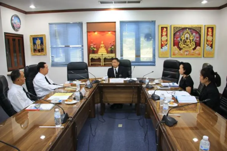 พลเรือตรี ปิยะ อาจมุงคุณ ผู้ว่าการสถาบันก...