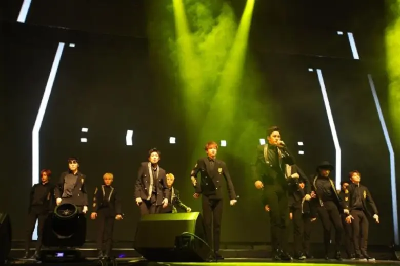 จัดเต็มความมันส์ให้แฟนคลับได้กรี๊ดกันสุดพ...