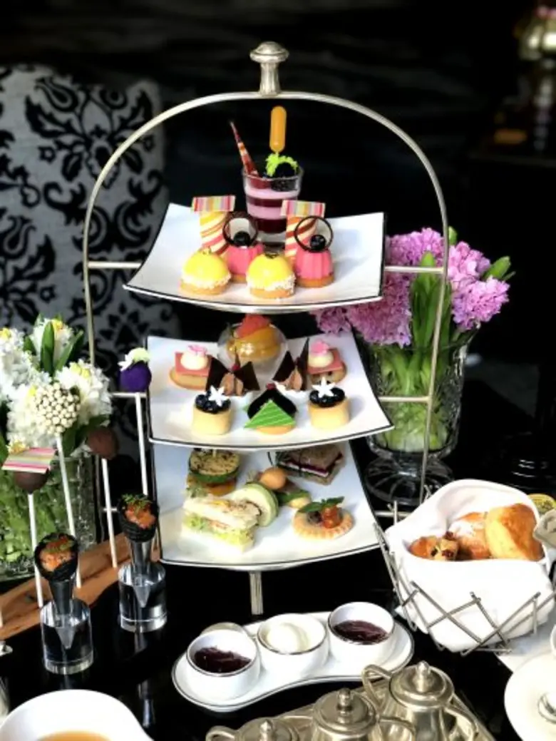 จิบชาดับร้อน ที่ เดอะ ล็อบบี้ โรงแรมอนันตรา สยาม กรุงเทพ วันนี้ ถึง 30 เมษายน 2560