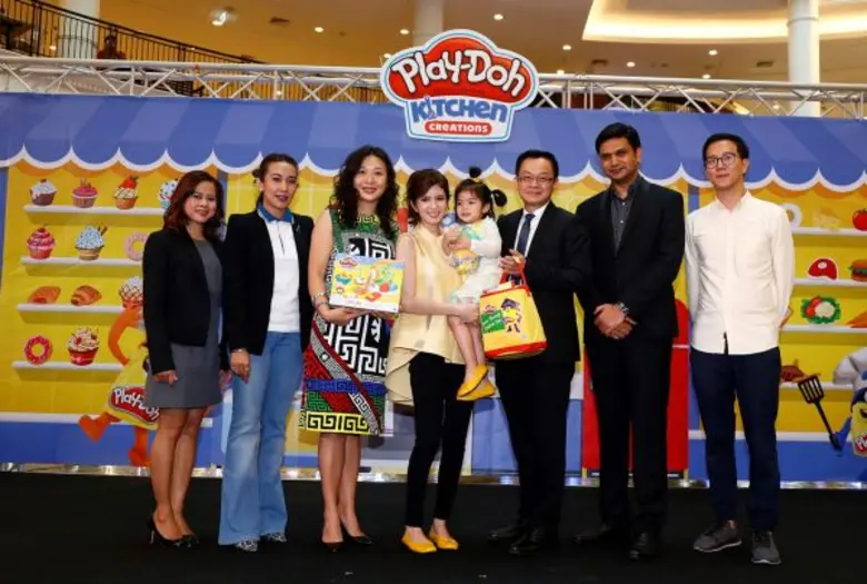 เ ดอะพรอมานาด จับมือ Play-Doh ผู้จัดจำหน่...