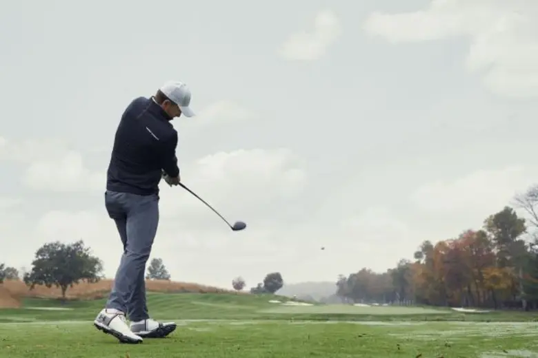 Under Armour (อันเดอร์ อาร์เมอร์) แบรนด์ผ...