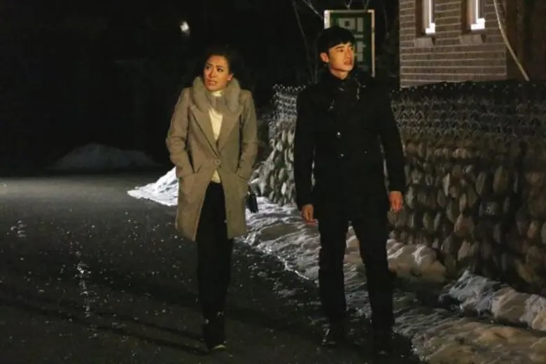 กอง "เงาเสน่หา" ทาง สถานีโทรทัศน์ ช่อง 8 ...