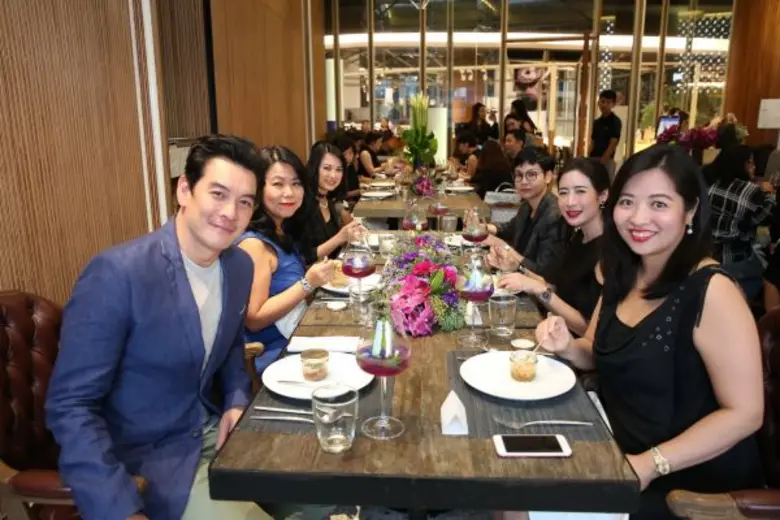 บัตรเครดิตยูโอบี จับมือ ดิเอ็มโพเรียมและดิเอ็มควอเทียร์มอบประสบการณ์ สุดเอ็กซ์คลูซีฟกับแคมเปญ “บัตรเครดิตยูโอบีมื้อนี้...ใช่เลย” พร้อมดินเนอร์กับชาคริต แย้มนามUOB Dining Ambassadorและกูรูด้านอาหาร