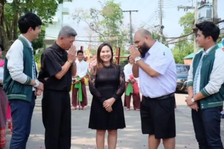 ทีวีไกด์: รายการ “รถโรงเรียน High School Reunion” “กอล์ฟ ฟักกลิ้ง ฮีโร่” เผยเรื่องจำฝังใจ!!! ใน “รถโรงเรียน High School Reunion”