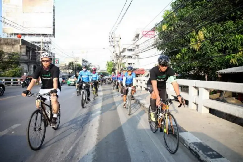 ประสบความสำเร็จ ในบททดสอบพิสูจน์ใจ 109 ก.ม. กับธรรมธุรกิจชวนปั่น ยักษ์กะโจน นำทีมปั่นจักรยาน เข้าร่วมงาน “คืนชีวิตให้แผ่นดิน ครั้งที่ 11”