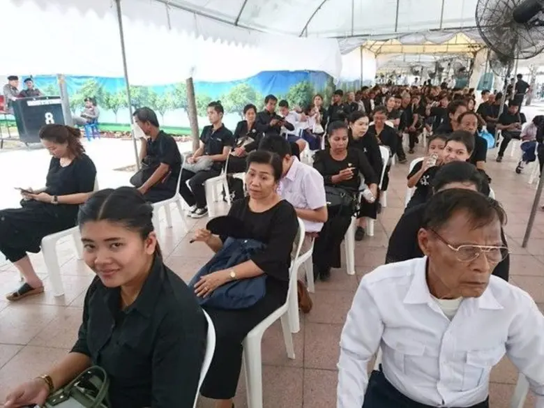 กระทรวงแรงงานอำนวยความสะดวกให้กับประชาชนที่เดินทางมาถวายสักการะพระบรมศพฯ