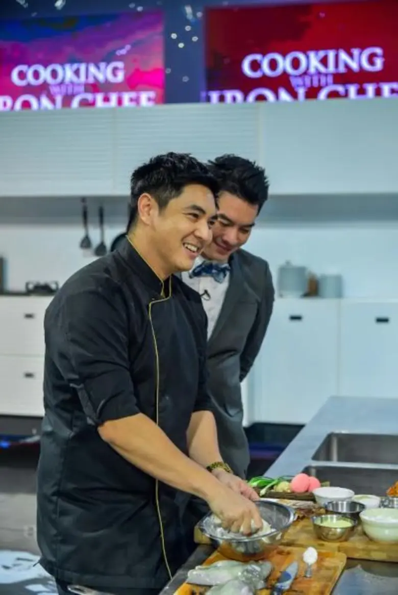 ทีวีไกด์: รายการ “เชฟกระทะเหล็ก กับโรงเรียนกระทะเหล็ก” (Cooking with Iron Chef) “เชฟตูน” เปิด “วัตถุดิบระดับพรีเมี่ยม” โชว์เนรมิตเมนูสุดอลังการ...รับวันหยุด!