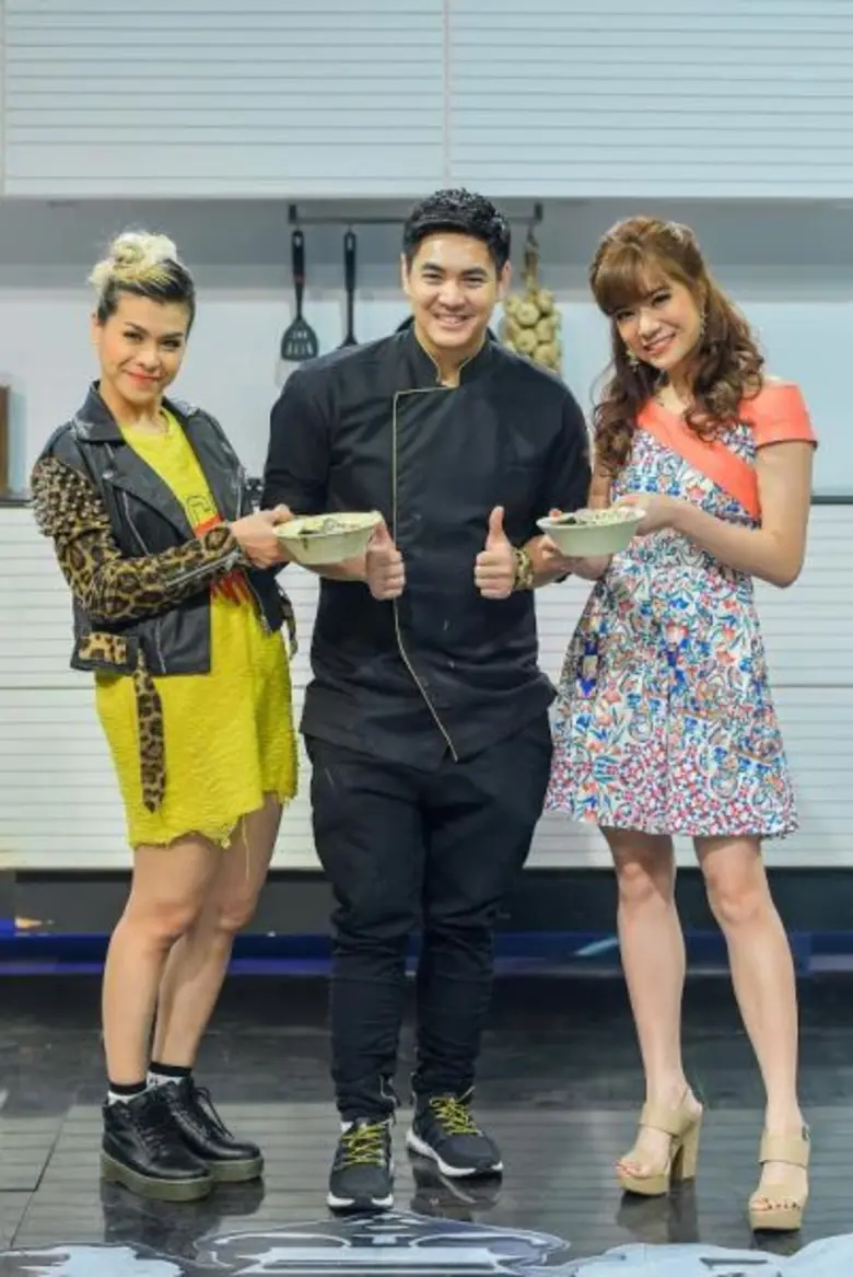 ทีวีไกด์: รายการ “เชฟกระทะเหล็ก กับโรงเรียนกระทะเหล็ก” (Cooking with Iron Chef) “เชฟตูน” เปิด “วัตถุดิบระดับพรีเมี่ยม” โชว์เนรมิตเมนูสุดอลังการ...รับวันหยุด!