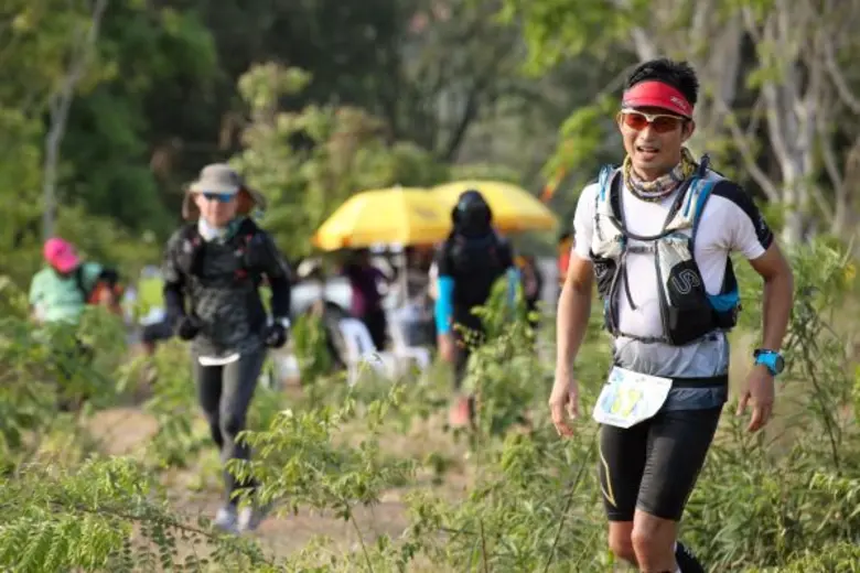 โครงการ TJ’s True South ส่งการทดสอบที่จะพิชิตด่านแรกกุญแจสำคัญสู่การผจญภัยรวมด่านการทดสอบต่างๆ ในระยะทาง 100 กิโลเมตร ภายในเวลา 24 ชั่วโมง เพื่อคัดเลือกผู้เข้ารอบในด่านทดสอบขั้นต่อไปเพื่อภาระกิจพิชิตขั้วโลกใต้