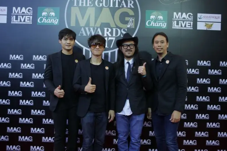 “ป้าง นครินทร์” พา “คนมีสเน่ห์” รับ 2 รางวัลรวด!! “The Guitar Mag Awards 2017 Real Awards for Real Artists”