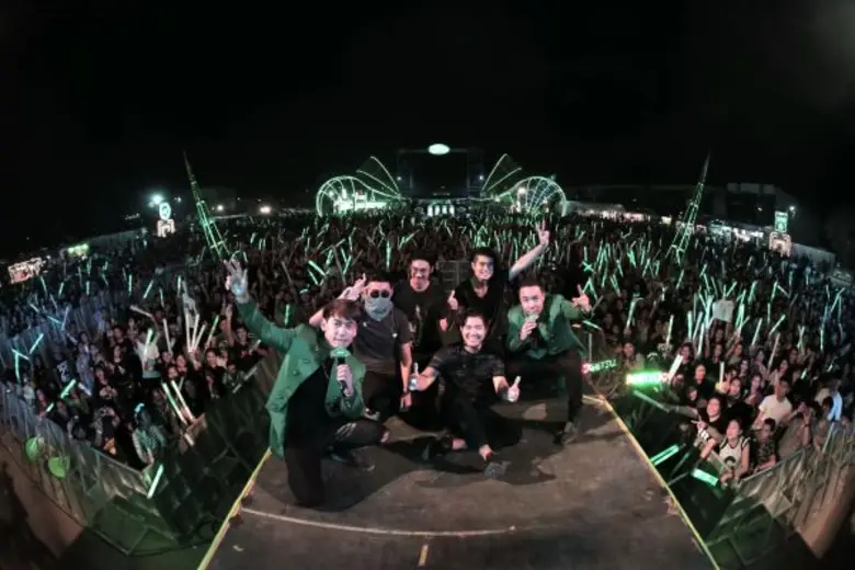 ช้าง คาร์นิวัล อิเล็กทริก เซอร์คัส 2017 จัดให้เพื่อน นครสวรรค์ สุดฟิน! โจอี้ บอย นำทัพศิลปิน ญาญ่า หญิง เสริมทีมจัดเต็มทุกความสนุก