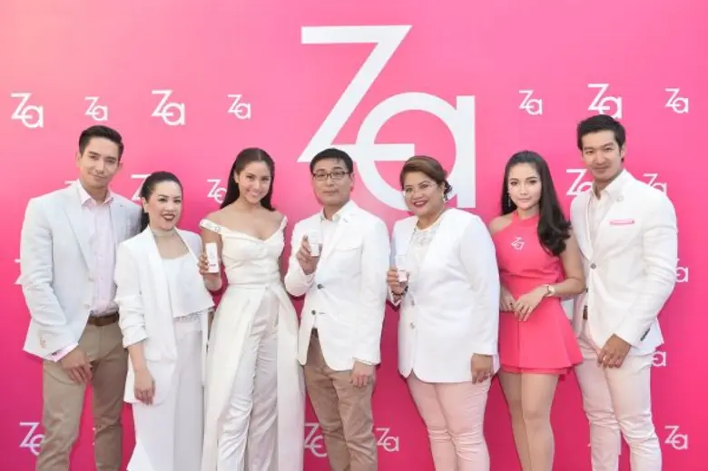 พรีม รณิดา ควงหลุยส์-สก๊อต เผยผิว “กล้า ท้าแดด อย่างมั่นใจ” ใจกลางเมือง กับ 3 ผลิตภัณฑ์กันแดดยอดนิยม Za TRUE WHITE EX