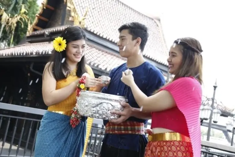 ร่วมสนุกช่วงฤดูร้อนและฉลองเทศกาลสงกรานต์ท...