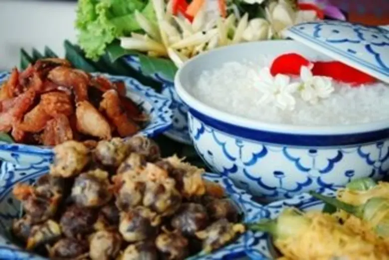 ดื่มด่ำวิถีไทยด้วยอาหารคลายร้อนตำรับโบราณ...