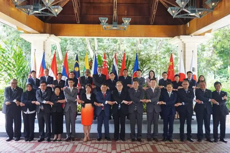 นายสมชัย สัจจพงษ์ ปลัดกระทรวงการคลัง ร่วม...