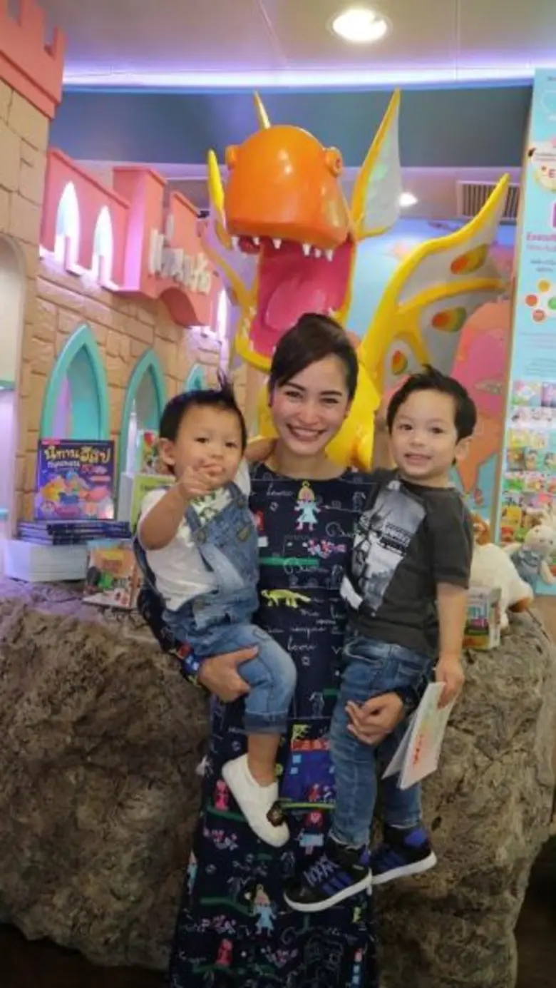 ร้านหนังสือแว่นแก้ว ร้านหนังสือสำหรับเด็กและเยาวชนแห่งแรกในประเทศไทย เปิดโลกการเรียนรู้อย่างยั่งยืน สนุกกับการอ่านไม่รู้จบ