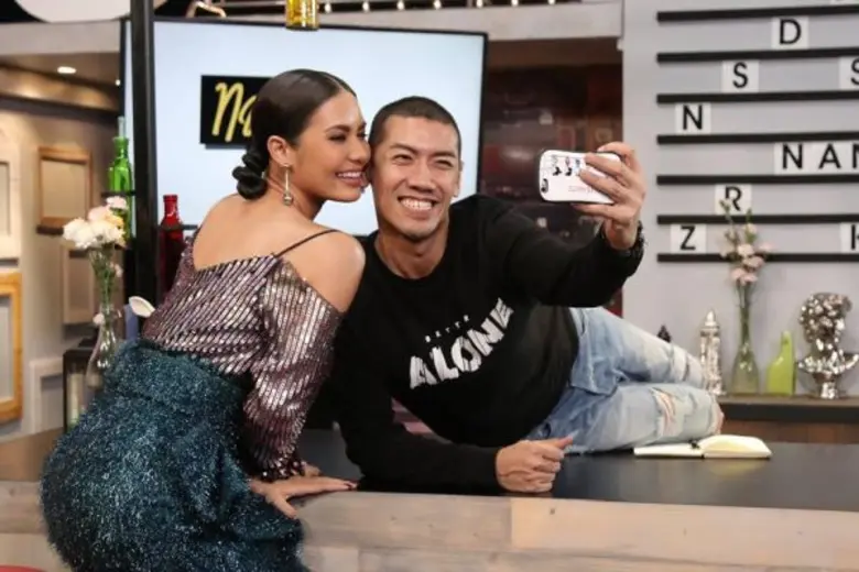 "ทอล์ก-กะ-เทย Tonight" รายการทอล์กโชว์ที่...