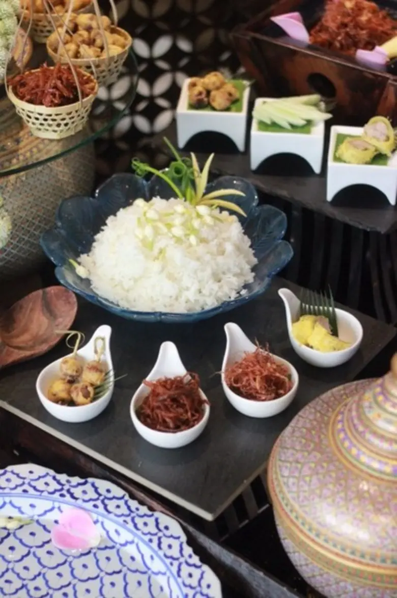 เทศกาลข้าวแช่ชาววัง เย็นชื่นใจ ที่ ห้องอาหาร 204 บิสโทร โรงแรมสวิสโฮเต็ล เลอ คองคอร์ด กรุงเทพฯ