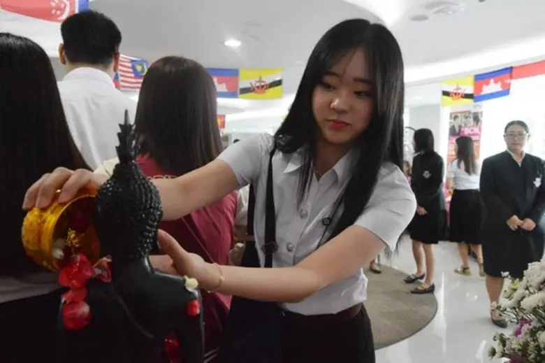 อาจารย์จิณดา เตชะวณิช รองอธิการบดีด้านการ...