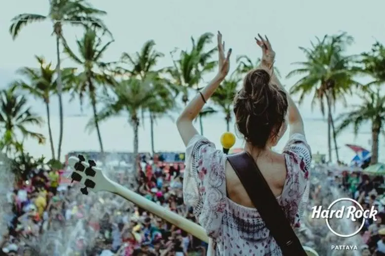ฮาร์ดร็อคพัทยาต้อนรับเทศกาลสงกรานต์และเทศ...