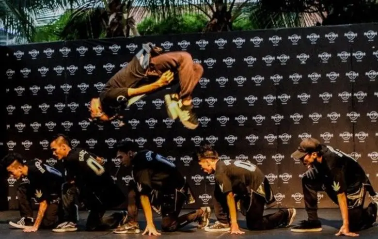 สายแดนซ์อย่ารอ มาย่อให้สุด หากคุณรักในการ...