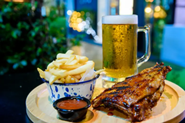 โรงแรมโนโวเทล กรุงเทพ เพลินจิต สุขุมวิท น...