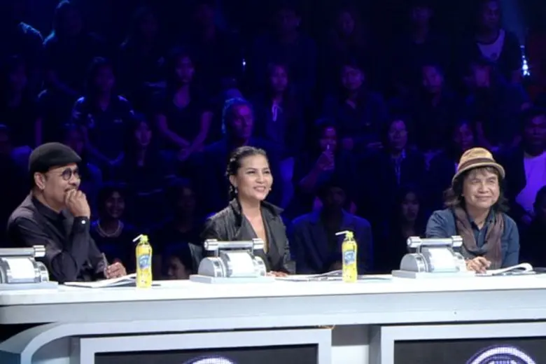 สุดทึ่ง!!! ครูสาวฮิปสเตอร์เป่าแคนโชว์กลางเวที “ไมค์ทองคำ6” หวังอนุรักษ์วัฒนธรรมอีสาน