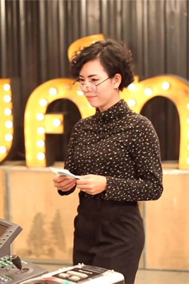 สุดทึ่ง!!! ครูสาวฮิปสเตอร์เป่าแคนโชว์กลางเวที “ไมค์ทองคำ6” หวังอนุรักษ์วัฒนธรรมอีสาน