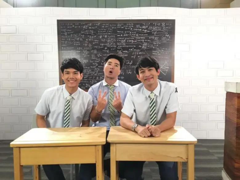 ทีวีไกด์: รายการ “รถโรงเรียน High School Reunion” “นิกกี้-เลโอ-นาวว์” จัดเต็มความฮา รับสงกรานต์!!! ใน “รถโรงเรียน High School Reunion” 16 เม.ย.นี้