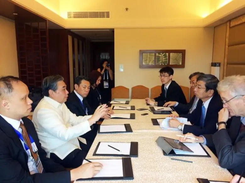 นายอภิศักดิ์ ตันติวรวงศ์ รัฐมนตรีว่าการกร...