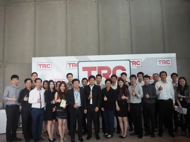 นายสมัย ลี้สกุล ประธานกรรมการ (กลางซ้าย) ...