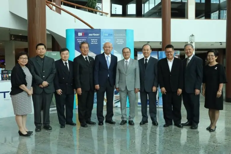 นายสว่าง ประจักษ์ธรรม (ที่ 5 จากขวา) ประธ...