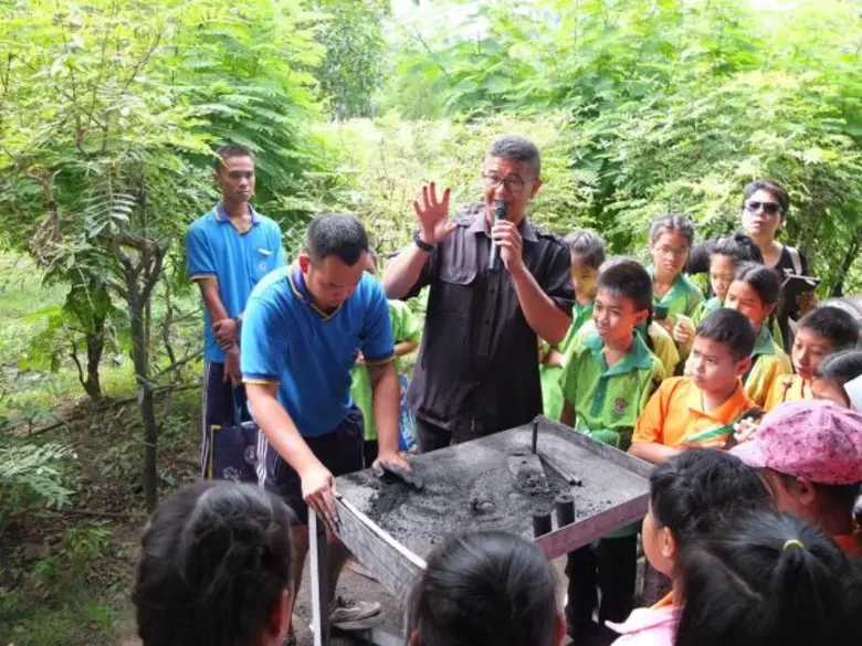 สหกรณ์ตัวน้อย ใน หนองโพ…The HERO