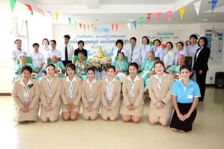 รพ.หัวเฉียว ร่วมสืบสานประเพณีวันสงกรานต์