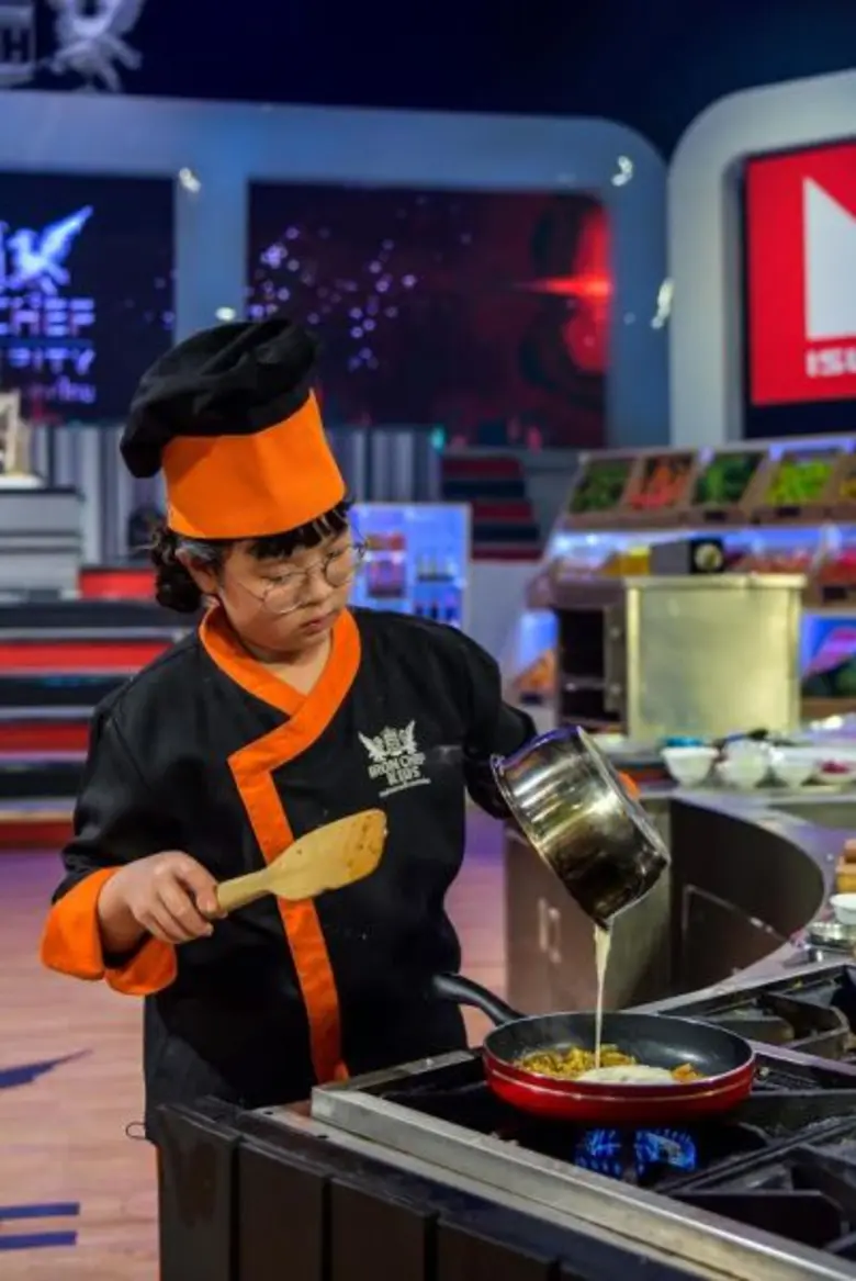 ทีวีไกด์: รายการ "เชฟกระทะเหล็ก ประเทศไทย (Iron Chef Thailand)" โอกาสแก้มือครั้งสุดท้ายของเหล่าเซเลบริตี้ที่ผ่ายแพ้ ใน “สุดยอดเซเลบริตี้เชฟ เชฟกระทะเหล็กประเทศไทย Iron Chef Celebrity Iron Chef Thailand”