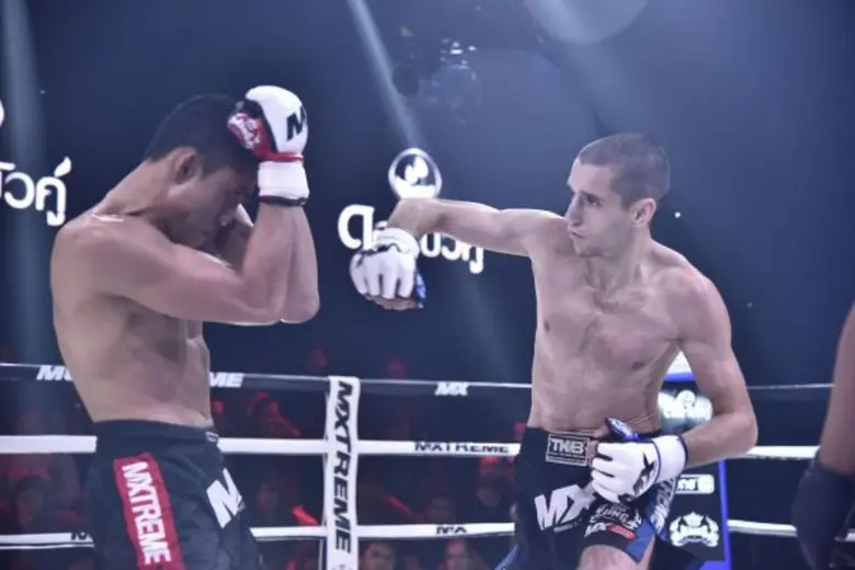 "MX MUAY XTREME ศึกนักสู้สายพันธุ์ใหม่" ค...