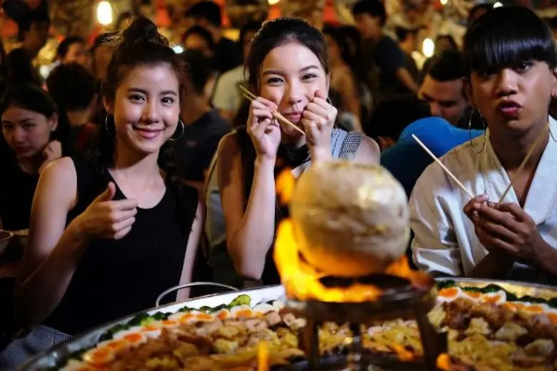 ทีวีไกด์: รายการ “#TEAMGIRL” ต้อนรับเทศกาลสงกรานต์!!! รวมเมนูอาหารอันดับท็อป ในแต่ละย่าน